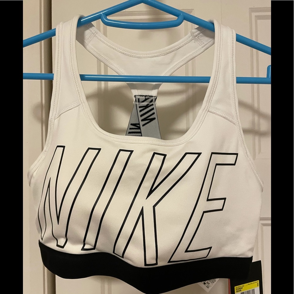 Nike pro classic padded bra